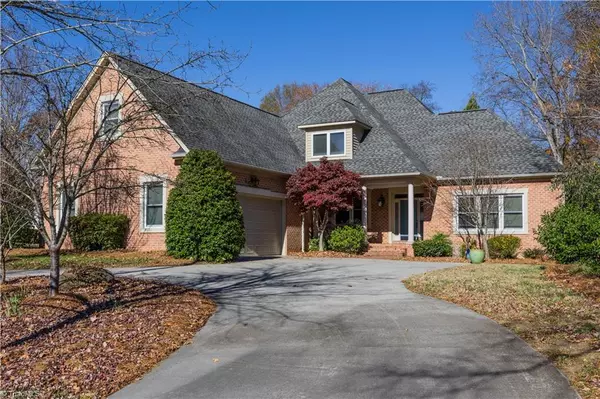 1216 Westminster DR, High Point, NC 27262