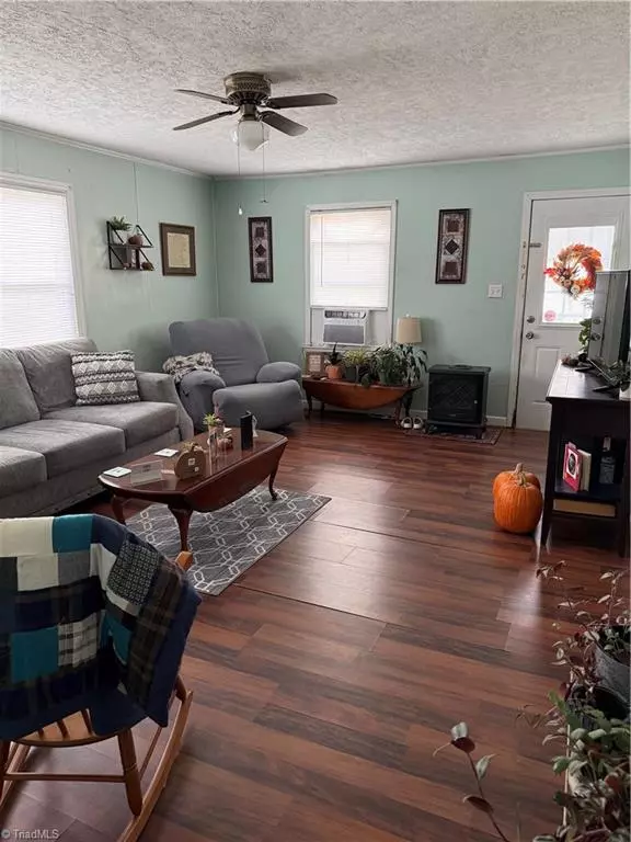 Lexington, NC 27295,163 Jackson AVE