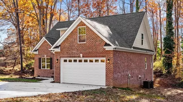 Winston-salem, NC 27107,447 Lynnhaven Park DR