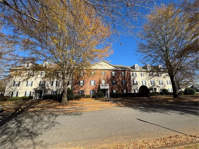 107 Oak Wind DR #102, Advance, NC 27006