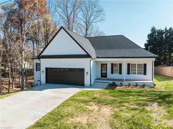 313 Broken Saddle LN, Kernersville, NC 27284