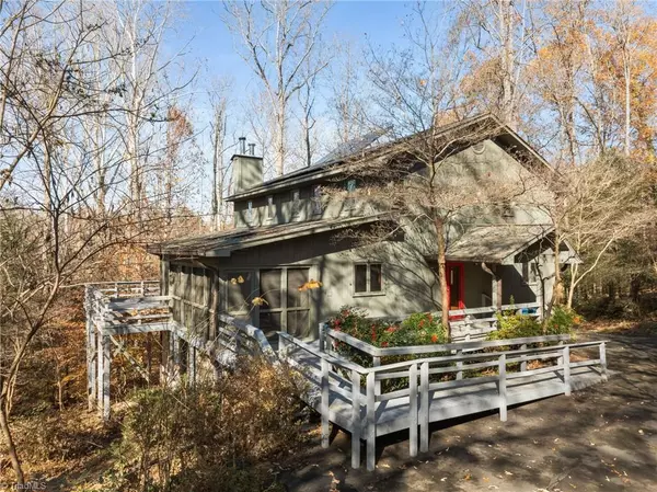 Jamestown, NC 27282,606 Thornwood RD