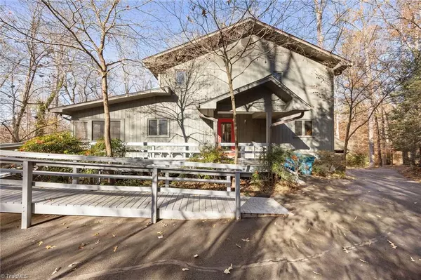 Jamestown, NC 27282,606 Thornwood RD