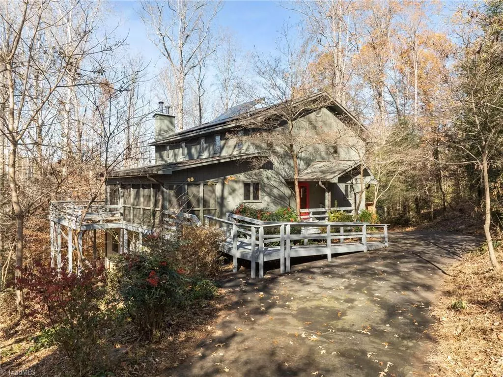 Jamestown, NC 27282,606 Thornwood RD