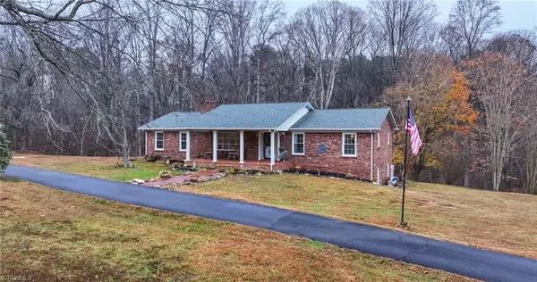 1984 Austin Little Mountain RD, Ronda, NC 28670