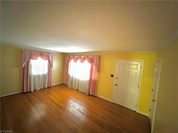 Greensboro, NC 27406,1103 Glynis LN