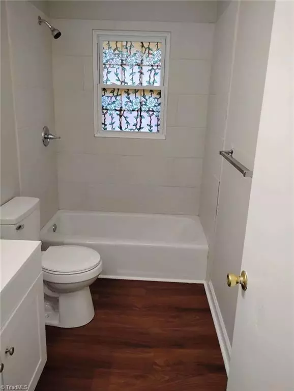 Mocksville, NC 27028,209 Country LN