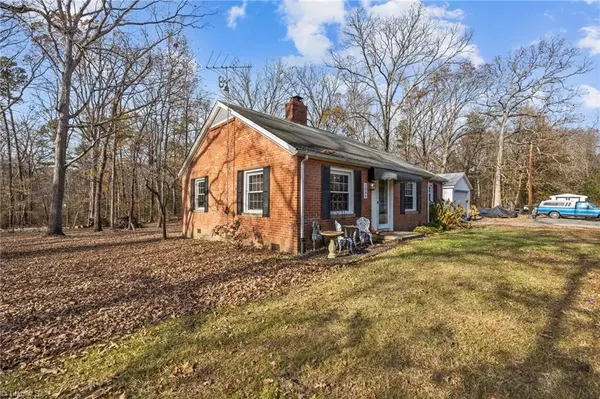 Burlington, NC 27217,1646 Sandy Cross RD