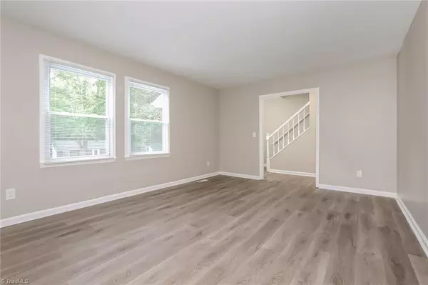 Winston-salem, NC 27103,511 Foxcroft DR #511