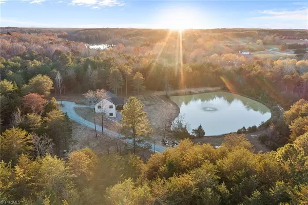 1750 Allen Jarrett DR, Mebane, NC 27302