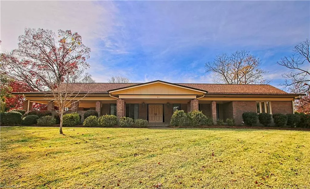 High Point, NC 27262,911 Kingston DR