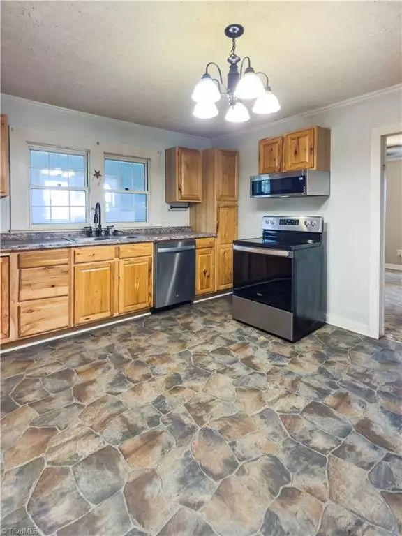 Stoneville, NC 27048,3490 US Highway 220 Bus