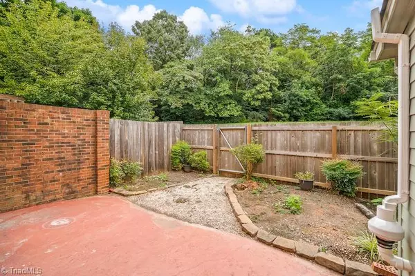 4827 Tower RD #B, Greensboro, NC 27410