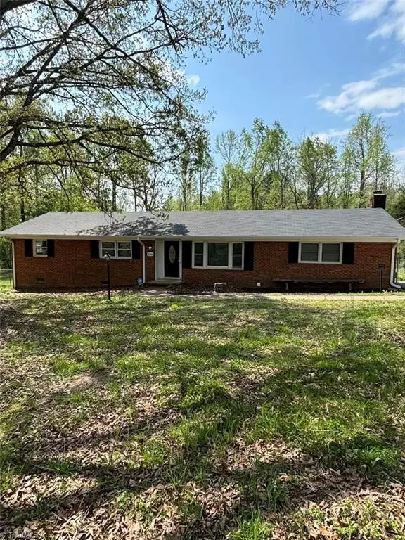 300 Venus DR, Greensboro, NC 27406