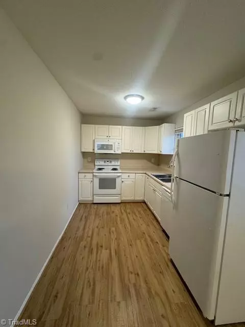 Winston-salem, NC 27103,2725 Laguna AVE