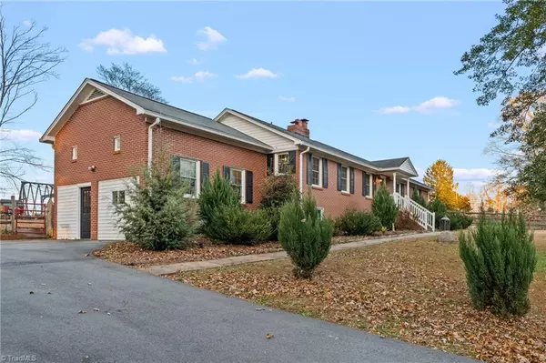 Pfafftown, NC 27040,5811 Meadow LN