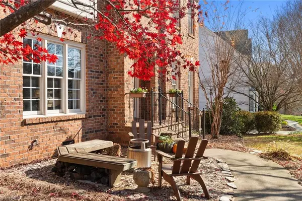 Winston-salem, NC 27106,4855 Century Oaks LN