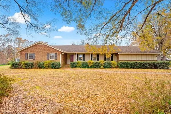 3105 Maple AVE, Burlington, NC 27215