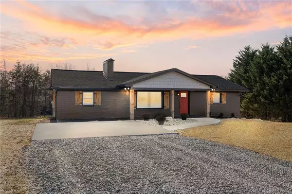 1195 Rogers RD, Mount Airy, NC 27030