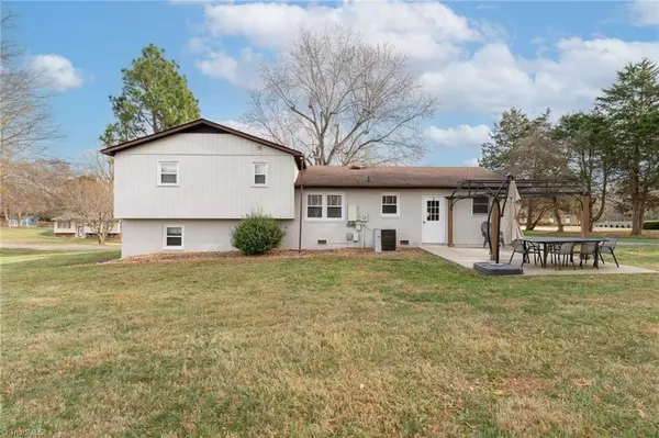 Boonville, NC 27011,111 Greenwood ST