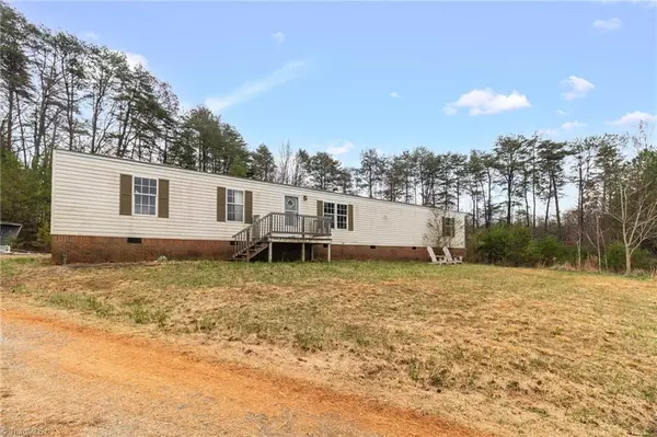 216 Star View DR, King, NC 27021