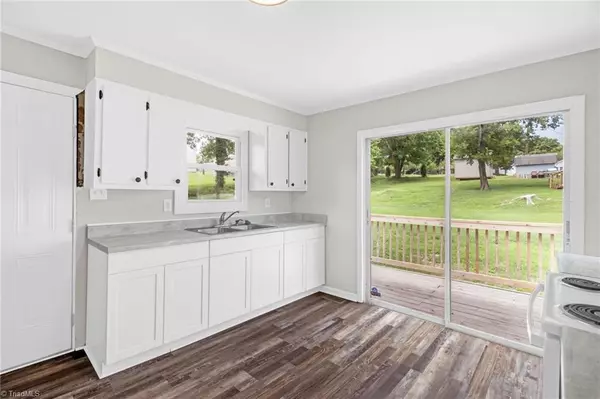 Madison, NC 27025,305 Short AVE