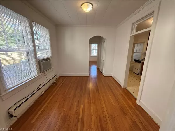 Winston-salem, NC 27103,647 Irving ST #1