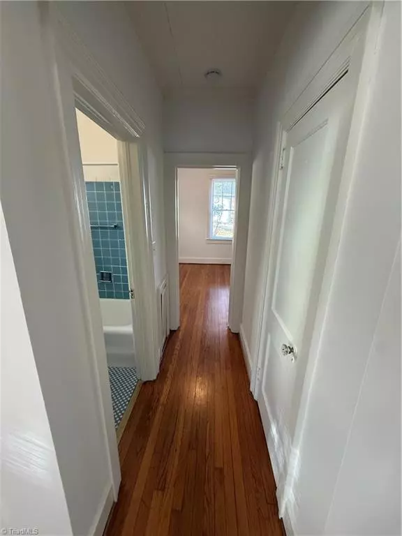 Winston-salem, NC 27103,647 Irving ST #1