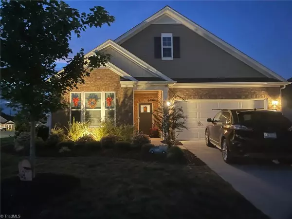 Clemmons, NC 27012,5333 Quartz AVE