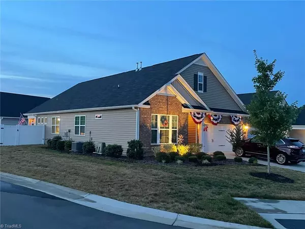 Clemmons, NC 27012,5333 Quartz AVE