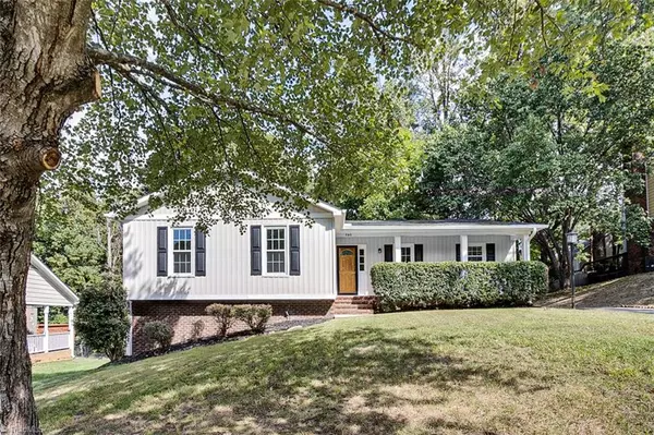 705 Gretchen LN, Greensboro, NC 27410