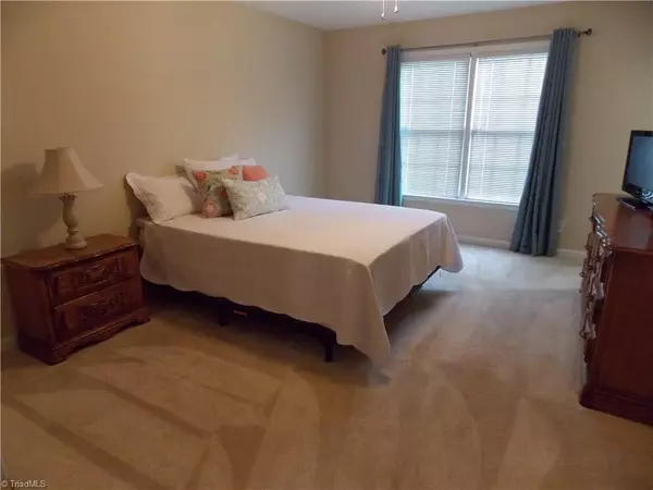 Greensboro, NC 27410,5021 Heathridge TER