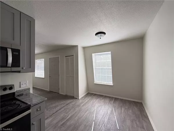 Winston-salem, NC 27104,3826 Country Club RD #K