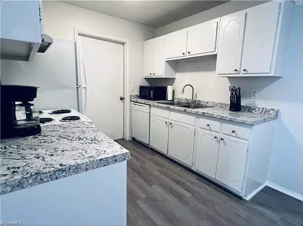 2240 Sunderland RD #71N, Winston-salem, NC 27103