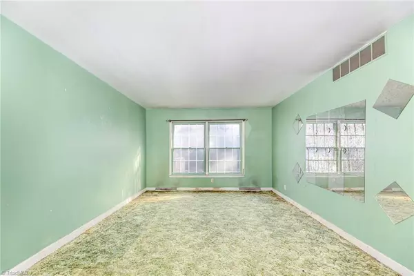 Winston-salem, NC 27105,3709 Whitfield RD