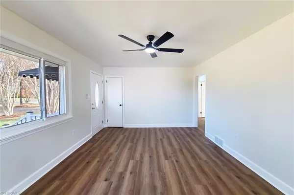 Winston-salem, NC 27105,434 Oak Summit RD