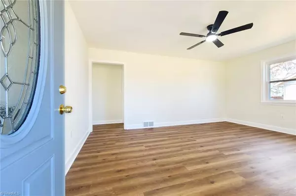 Winston-salem, NC 27105,434 Oak Summit RD