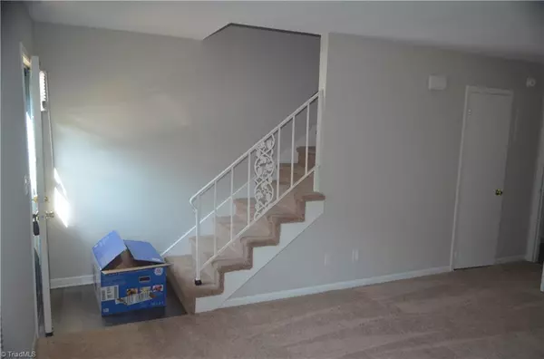 Winston-salem, NC 27104,323 Old Vineyard RD