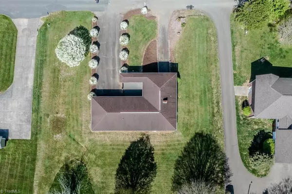 West Jefferson, NC 28694,326 Mountain Valley DR