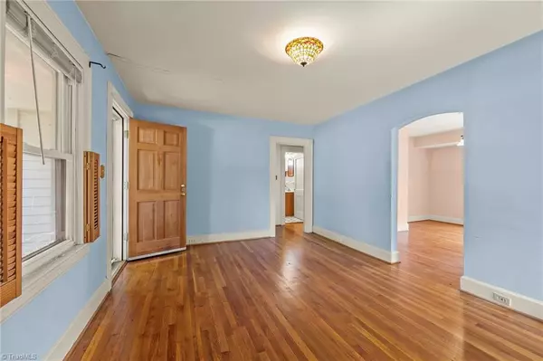 Winston-salem, NC 27103,1043 Irving ST