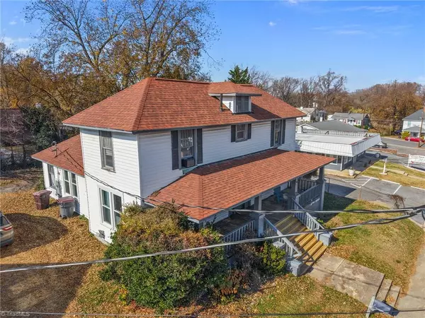 Reidsville, NC 27320,122 N Main ST