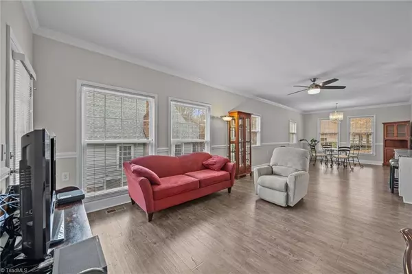 Elon, NC 27244,6 Willow Oak