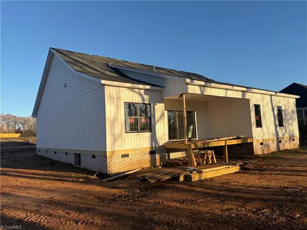 Lexington, NC 27295,366 Lenalan DR