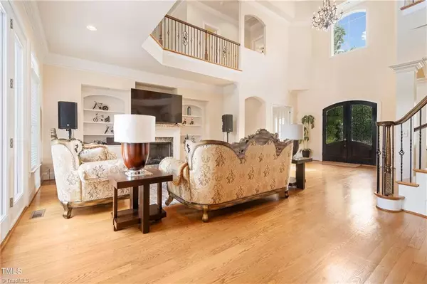 Burlington, NC 27215,1326 Lochshire DR