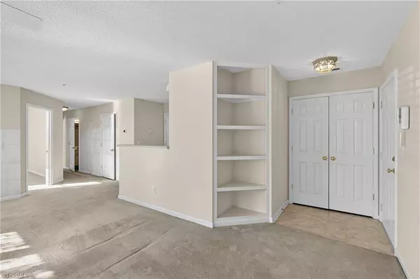 Greensboro, NC 27410,3706 Cotswold TER #1A