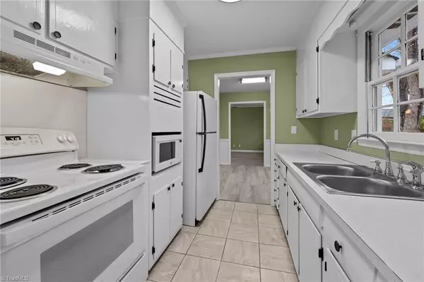 Greensboro, NC 27407,2403 Four Seasons BLVD