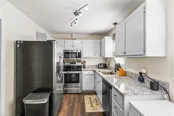 Winston-salem, NC 27103,144 Charlestowne CIR