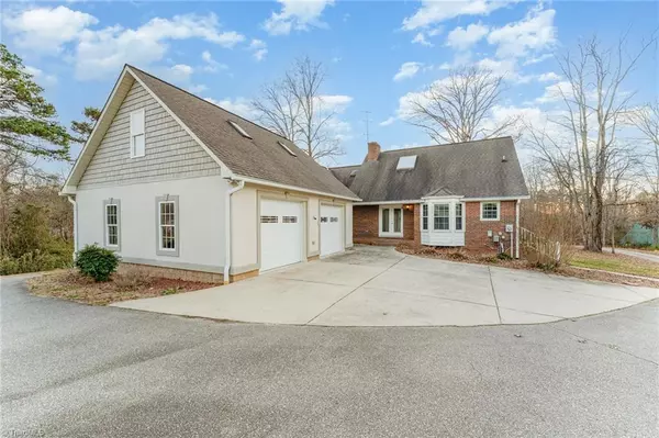 Tobaccoville, NC 27050,1030 Carico LN