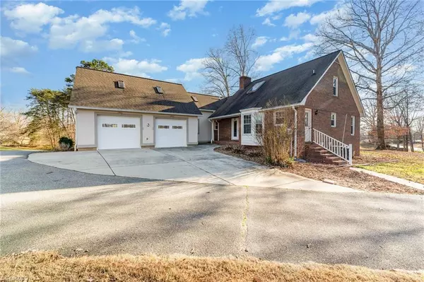 Tobaccoville, NC 27050,1030 Carico LN