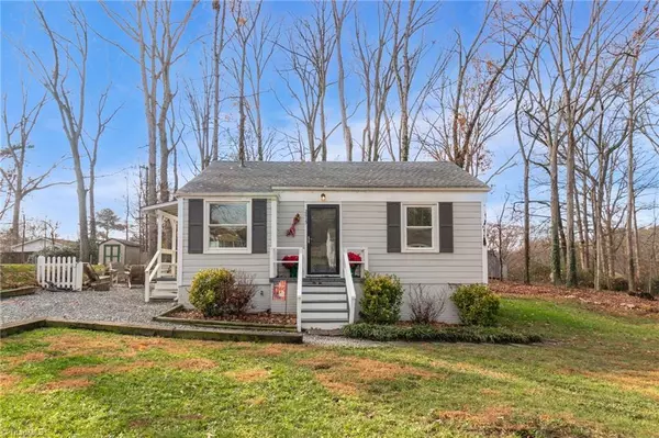 2815 Robin Hood DR, Greensboro, NC 27408